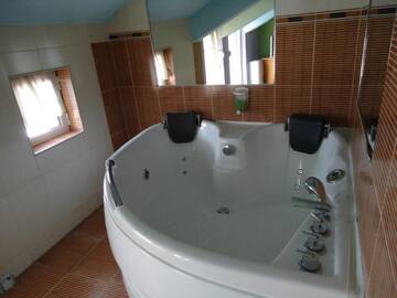 Фото номера Люкс с 1 спальней и балконом Отель Dionis Hotel г. Петрич 4