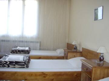 Фото номера Трехместный номер Гостевой дом Family Hotel May г. Петрич 8