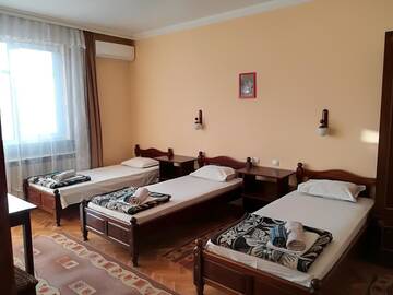 Фото номера Трехместный номер Гостевой дом Family Hotel May г. Петрич 5